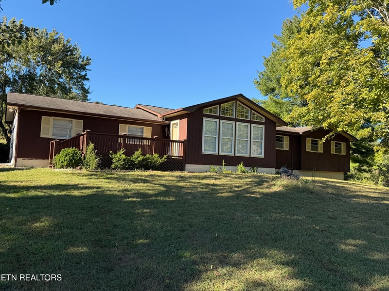2624 Hinds Creek Rd, Heiskell, TN 37754