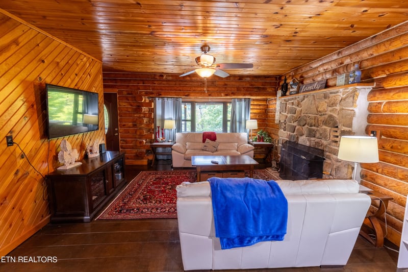 263 Blue Ridge Rd, Speedwell, TN 37870