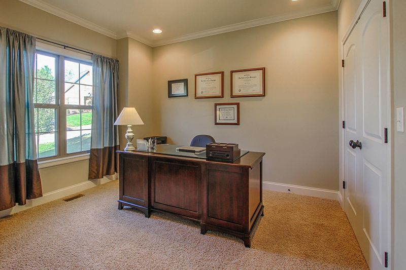 263 Fallon Ln, Lenoir City, TN 37771