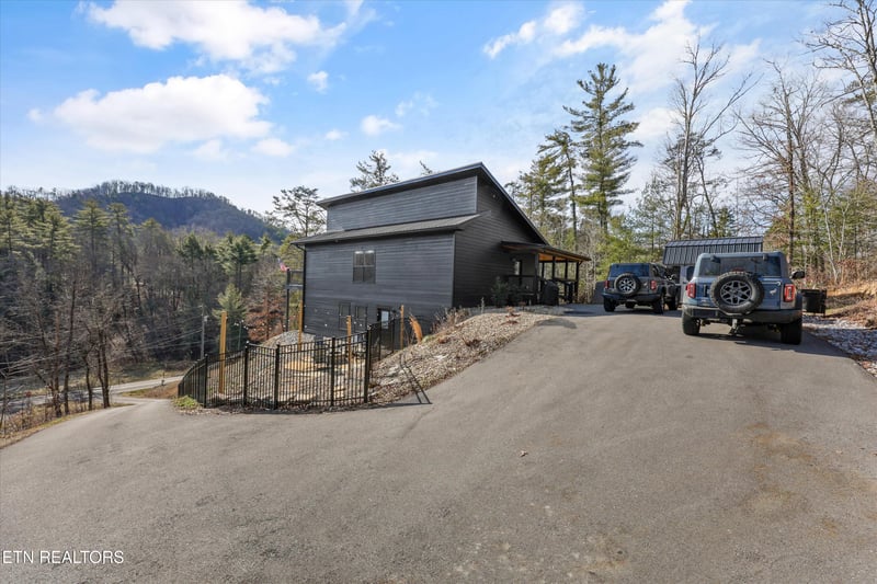 2630 Waldens Creek Rd, Sevierville, TN 37862