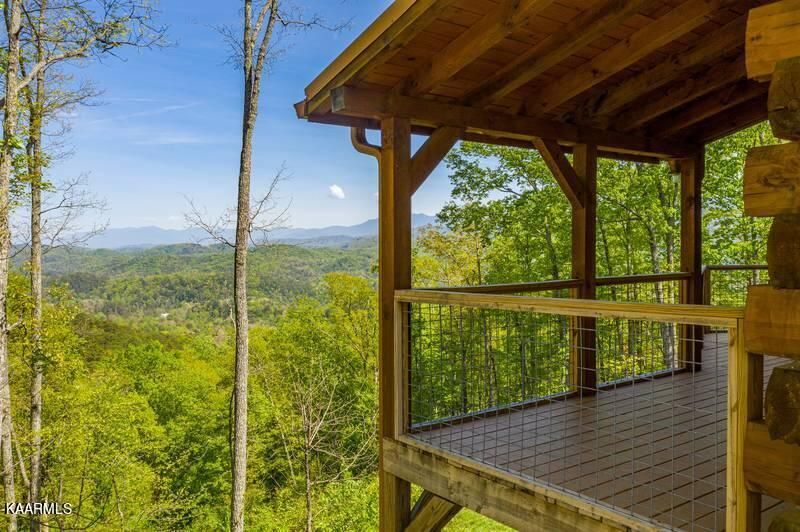 2631 Sawmill Branch Dr, Sevierville, TN 37862
