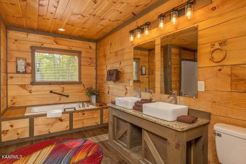 2631 Sawmill Branch Dr, Sevierville, TN 37862