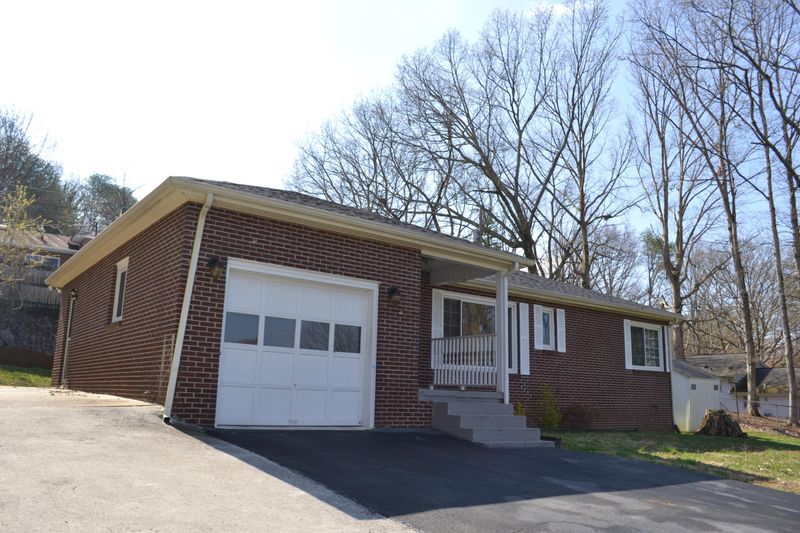 2632 May Ave, Maryville, TN 37804