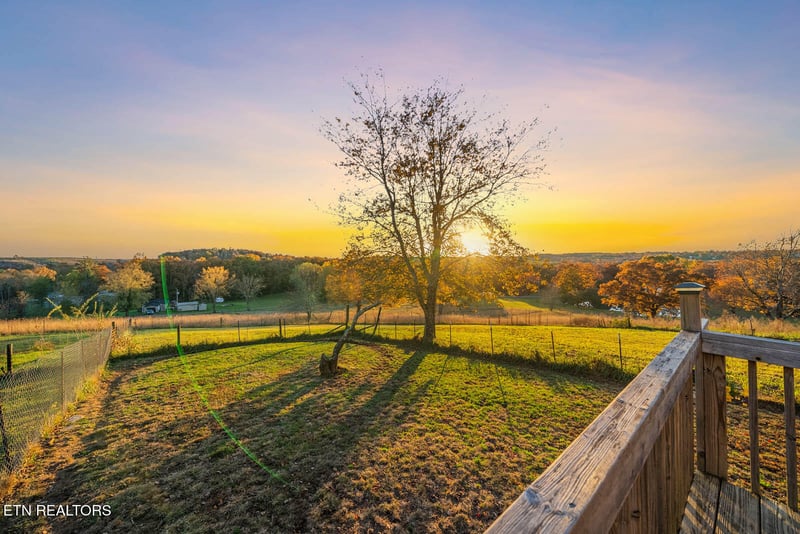 2633 Claysville Rd, Crossville, TN 38571