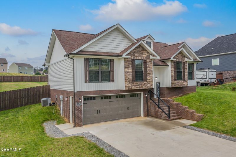 2634 Howerton Dr, Morristown, TN 37814