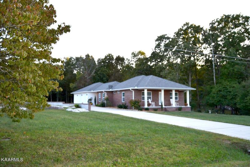 2634 S Old Mail Rd, Crossville, TN 38572