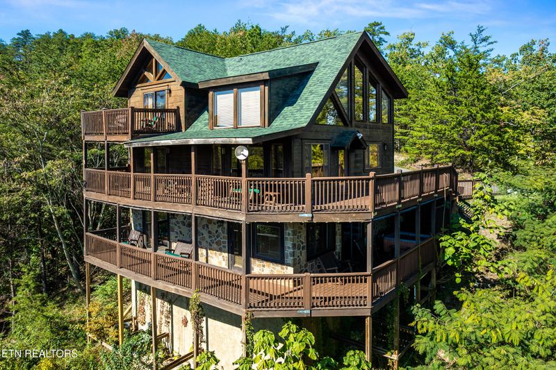 2634 Sawmill Branch Dr, Sevierville, TN 37862