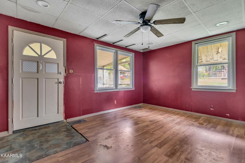 2634 Summitt Ave, Knoxville, TN 37917