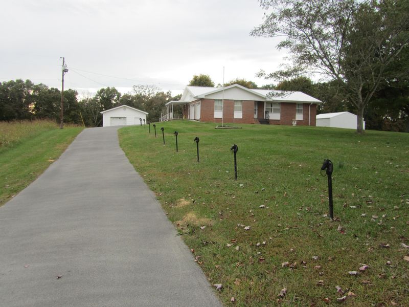 2635 Dawson Rd, Sweetwater, TN 37874
