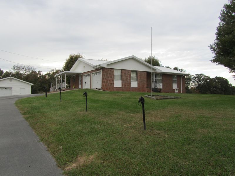 2635 Dawson Rd, Sweetwater, TN 37874