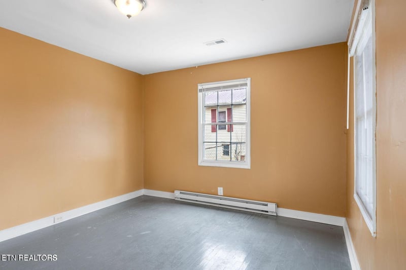 2635 Gaston Ave, Knoxville, TN 37917