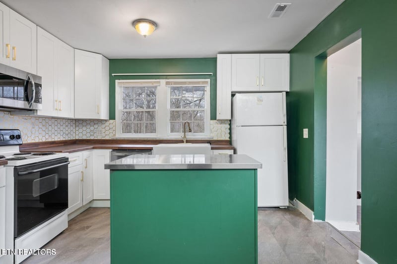 2635 Gaston Ave, Knoxville, TN 37917