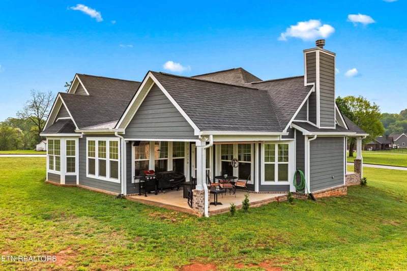 2635 River Island Blvd, Kodak, TN 37764