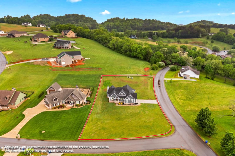 2635 River Island Blvd, Kodak, TN 37764