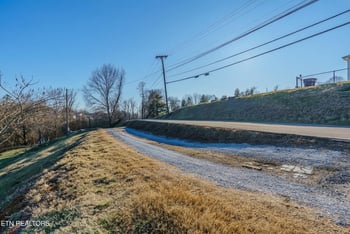 2636 Shields Ferry Rd, Morristown, TN 37814