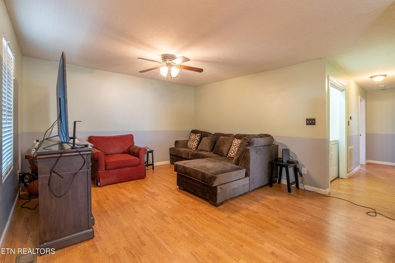 2637 Summit Ave, Knoxville, TN 37917