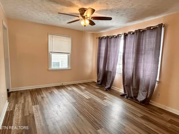 2638 Summitt Ave, Knoxville, TN 37917