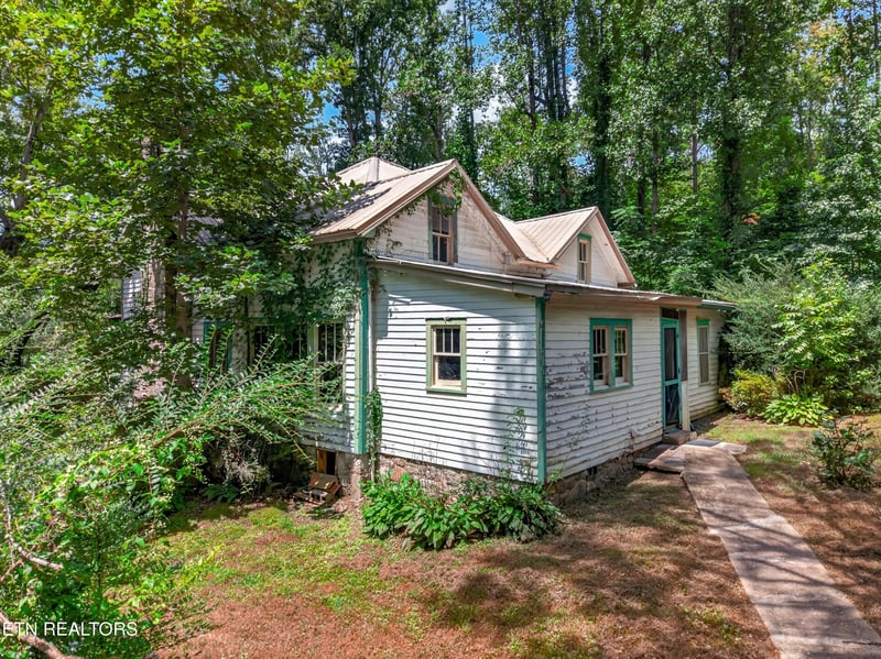 264 Beech Branch Rd, Gatlinburg, TN 37738