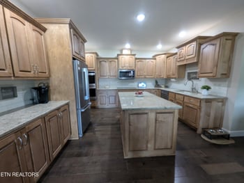 264 Holly Tree Dr, Crossville, TN 38555