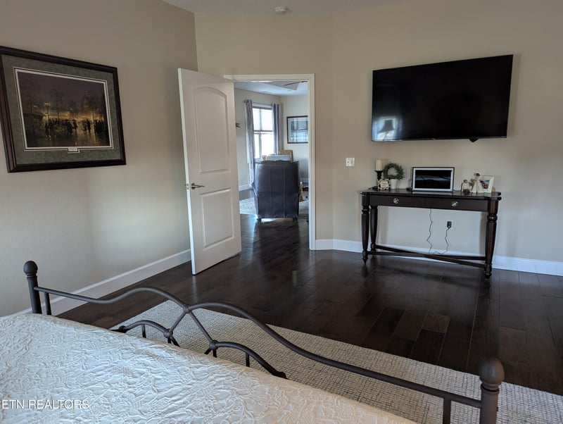 264 Holly Tree Dr, Crossville, TN 38555