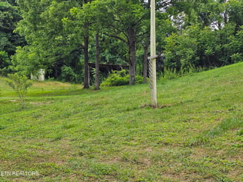264 Old Long Hollow Rd, Lafollette, TN 37766
