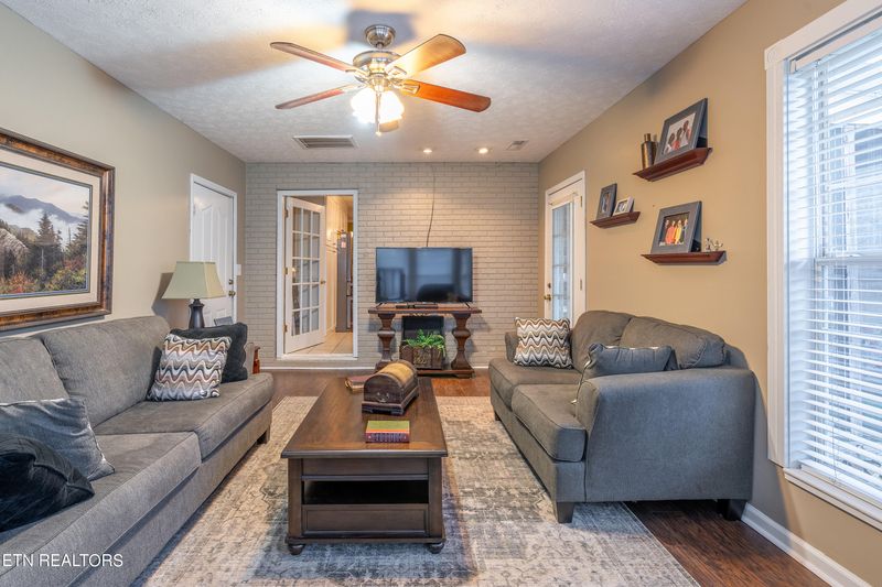 264 Ray Cross Rd, Harriman, TN 37748