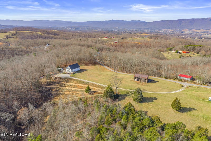 264 Victory Cross Rd, Lafollette, TN 37766