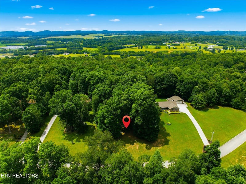 264 Woodhaven Dr, Vonore, TN 37885