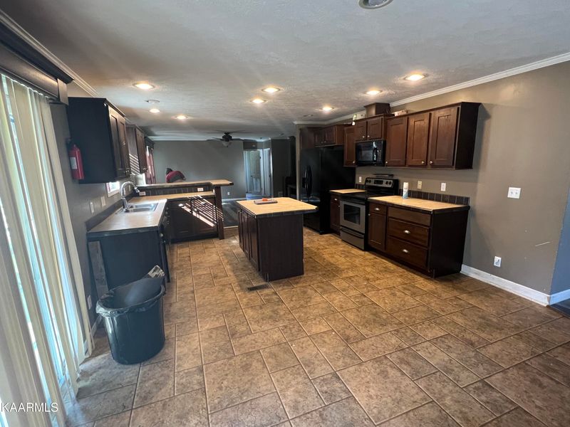 2642 Helenwood Loop Rd, Helenwood, TN 37755