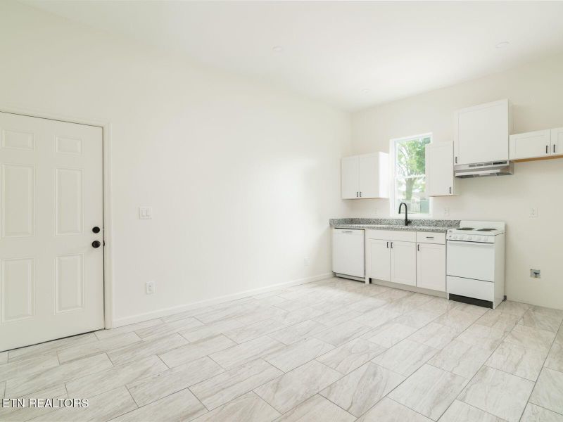 2642 Summit Ave, Knoxville, TN 37917