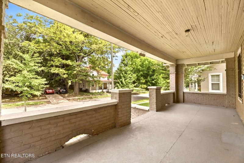 2644 E 5th Ave, Knoxville, TN 37914