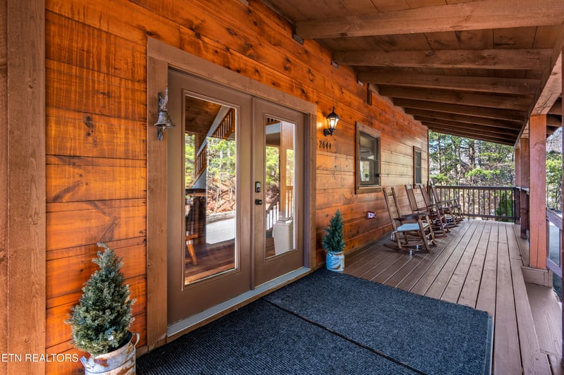 2644 Raccoon Hollow Way, Sevierville, TN 37862