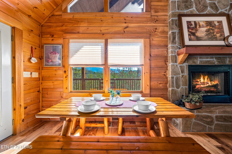 2644 Raccoon Hollow Way, Sevierville, TN 37862