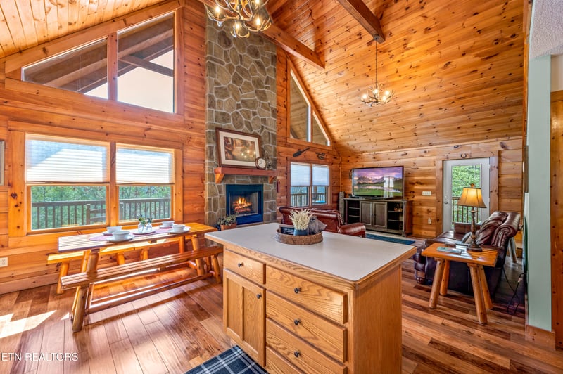 2644 Raccoon Hollow Way, Sevierville, TN 37862
