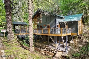 2645 Black Walnut Flats Rd, Sevierville, TN 37862