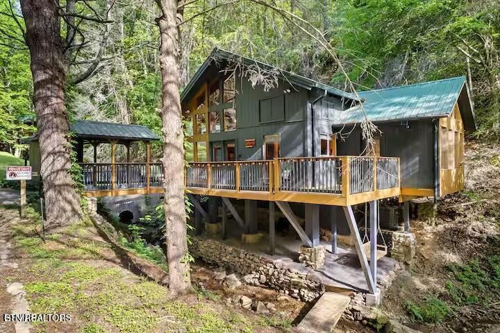 2645 Black Walnut Flats Rd, Sevierville, TN 37862