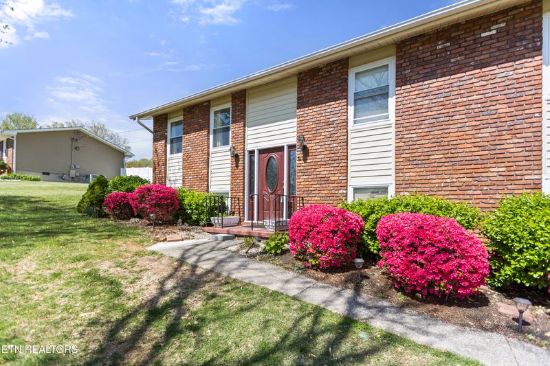 2649 Shropshire Blvd, Powell, TN 37849