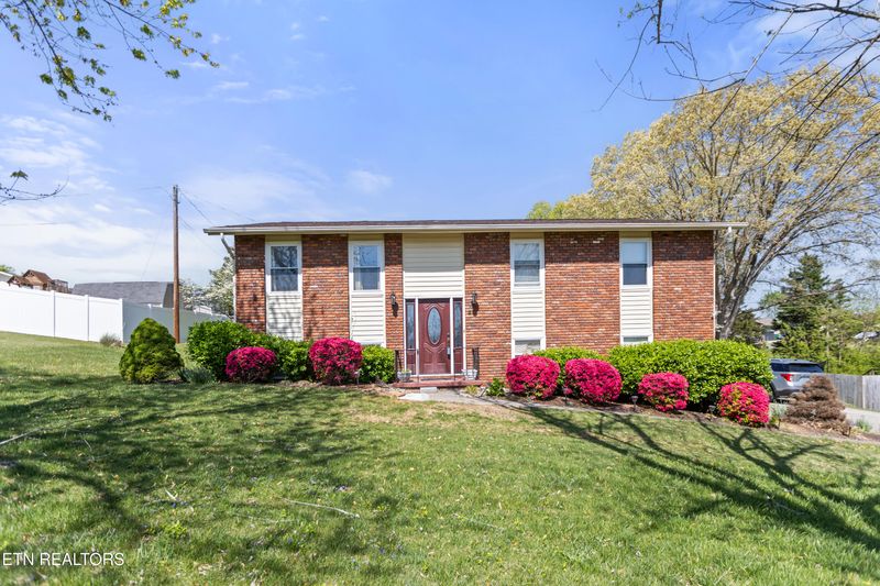 2649 Shropshire Blvd, Powell, TN 37849