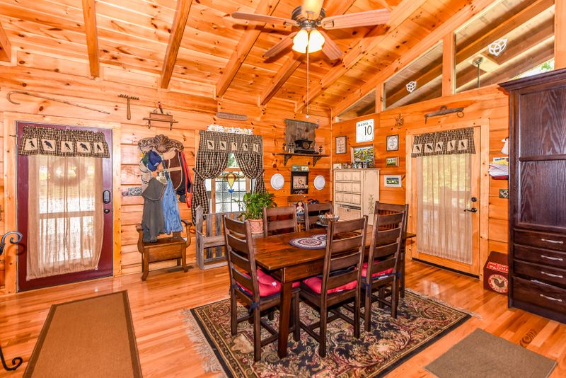 2649 Willow Heights Way, Sevierville, TN 37876