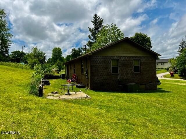 265 Carl Perkins Rd, Winfield, TN 37892