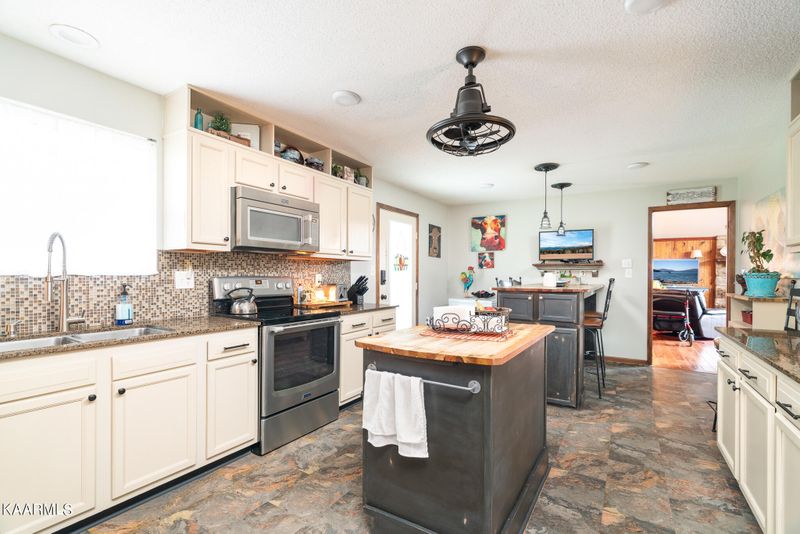 265 Foothills Dr, Seymour, TN 37865
