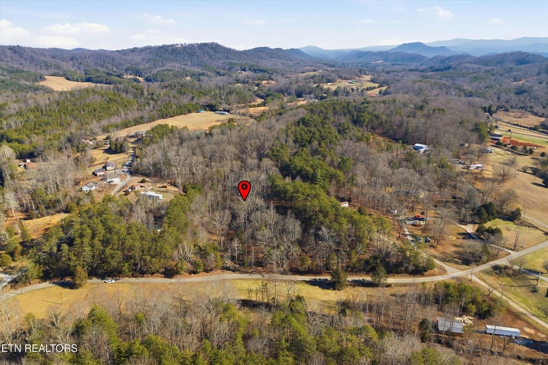 265 Jd Farm Rd, Tellico Plains, TN 37385