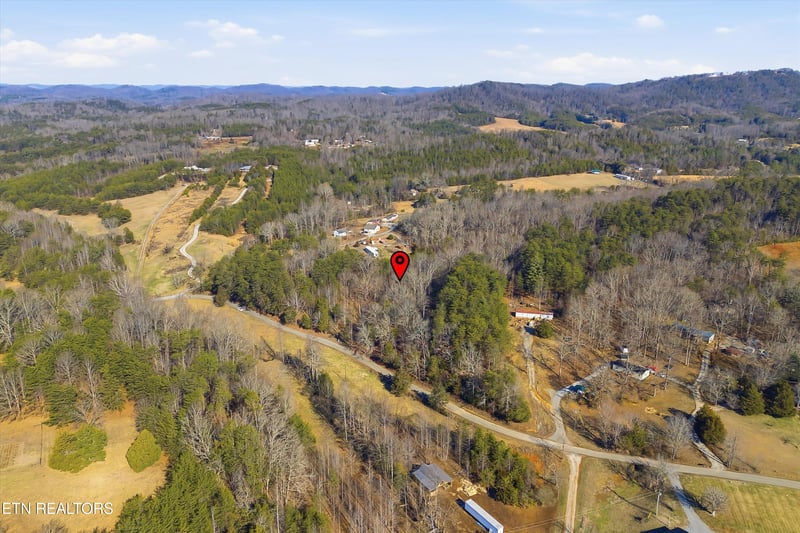 265 Jd Farm Rd, Tellico Plains, TN 37385
