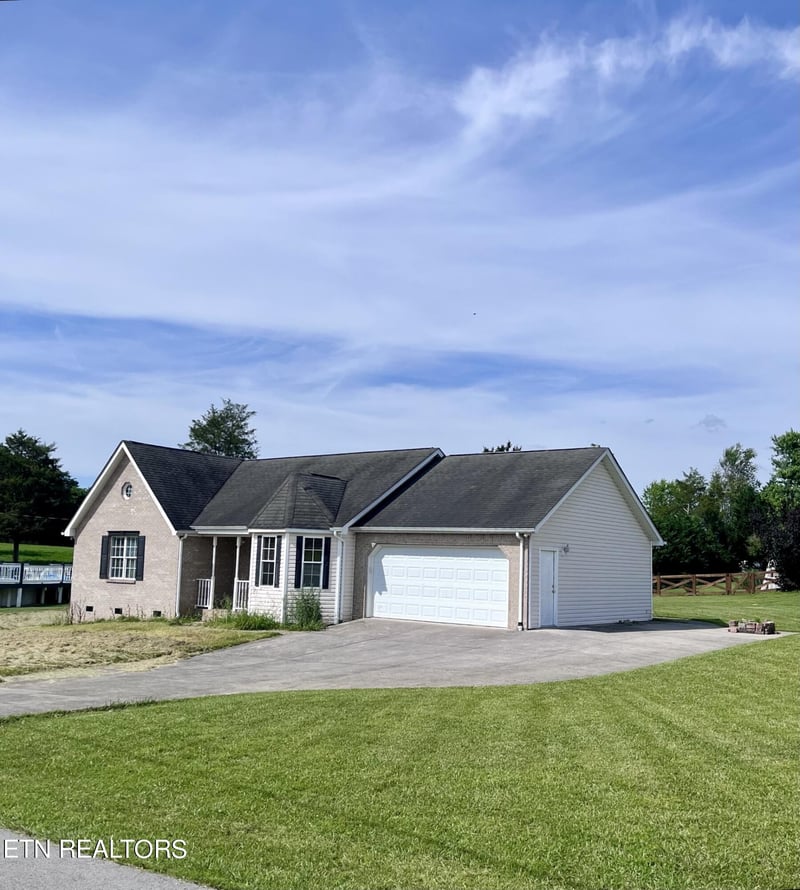 265 Pecan Cir, Plainview, TN 37721