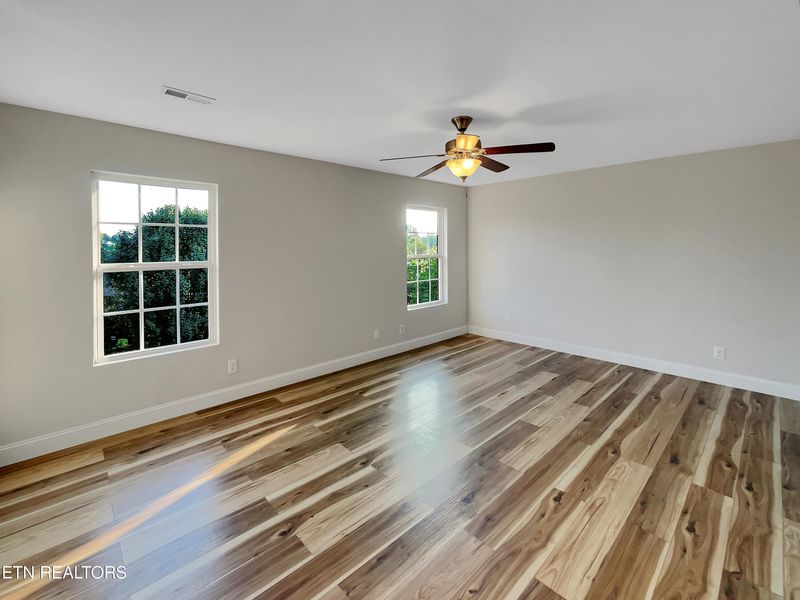 265 S Wingate Way, Lenoir City, TN 37771