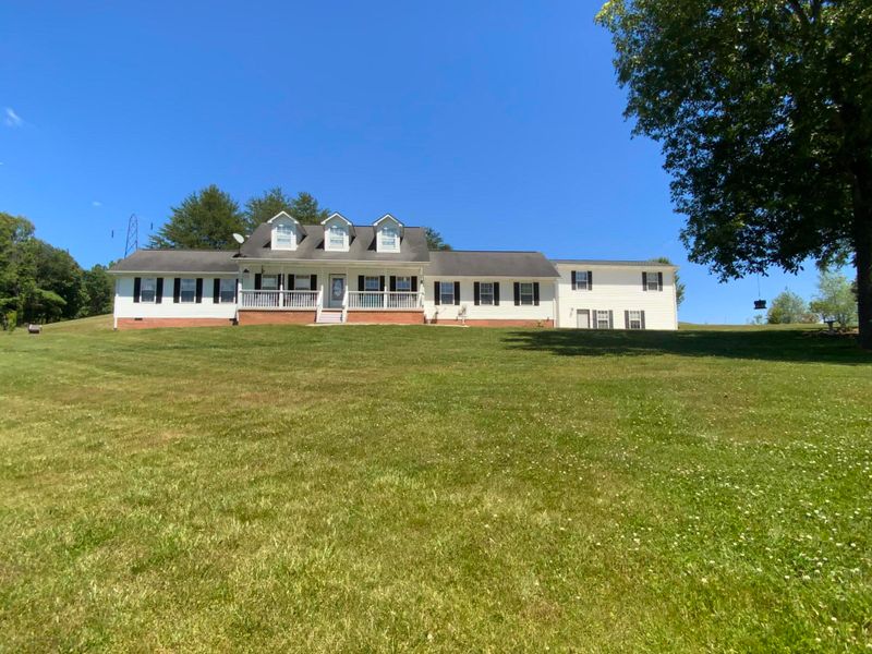 265 Stephens Rd, Rocky Top, TN 37769