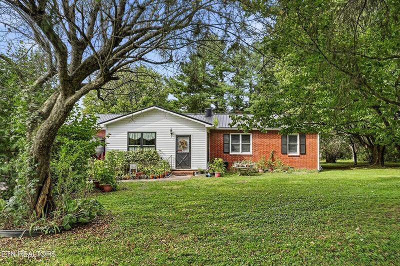 2650 Cook Rd, Crossville, TN 38571