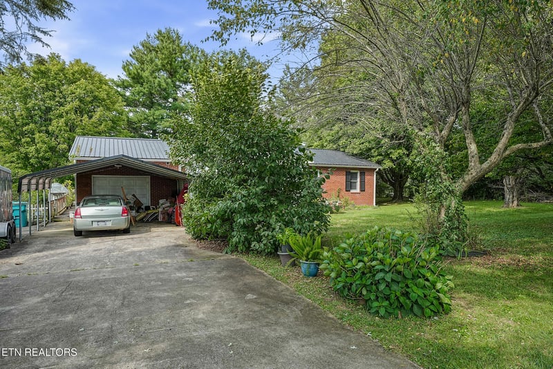 2650 Cook Rd, Crossville, TN 38571