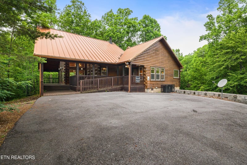 2650 Grassy Branch Loop, Sevierville, TN 37876