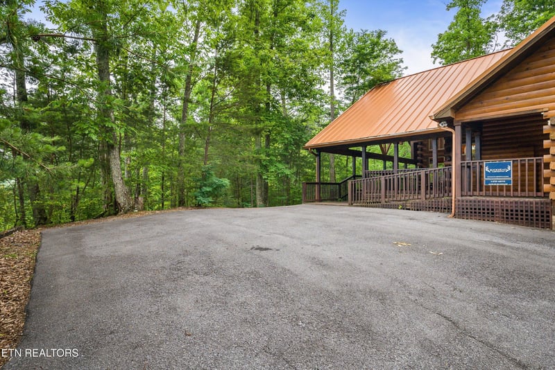 2650 Grassy Branch Loop, Sevierville, TN 37876